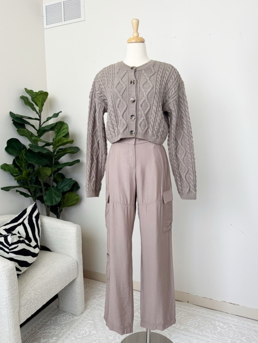H&M tuape cargo wide leg pants